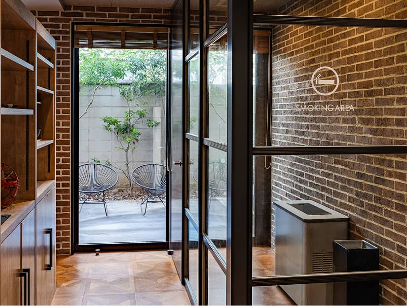 スモーキングエリア