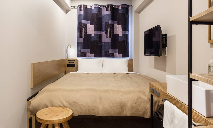 ダブルルームの部屋正面からの画像